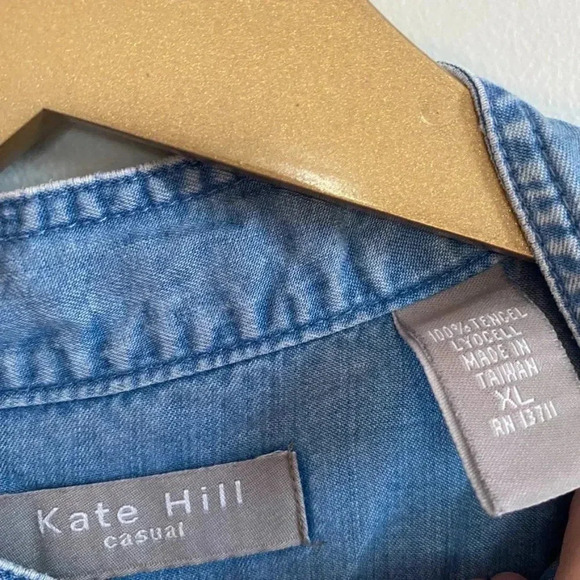 Kate Hill Denim Chambray Button Down Top - Picture 3 of 9
